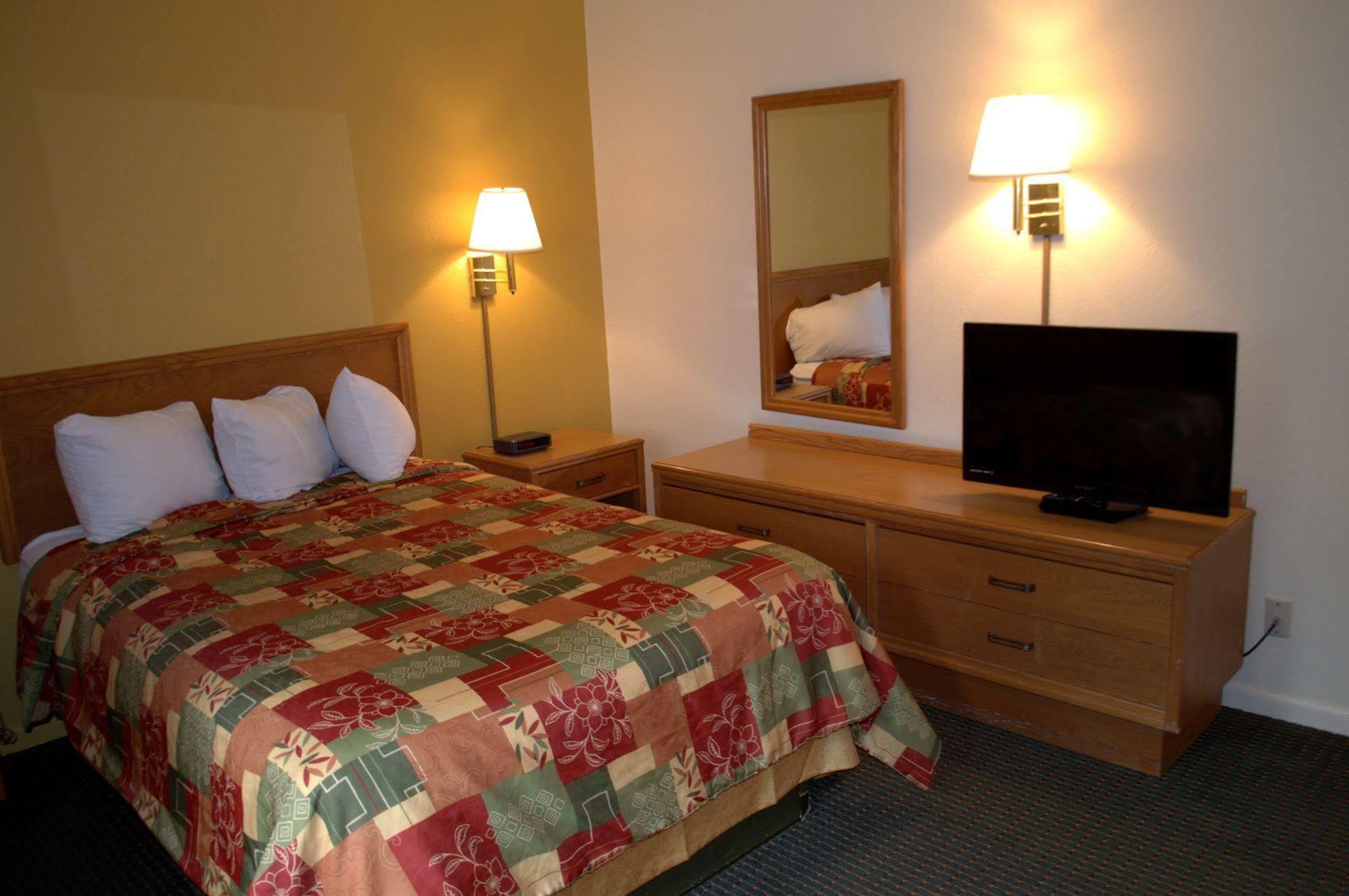 Budget Host Inn Sandusky Exterior foto